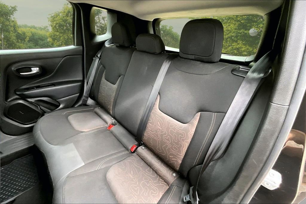 Used 2023 Jeep Renegade Latitude AWD/4WD image 25