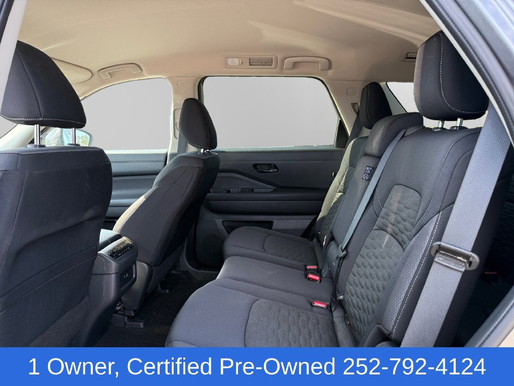Used 2025 Nissan Pathfinder SV AWD/4WD image 13