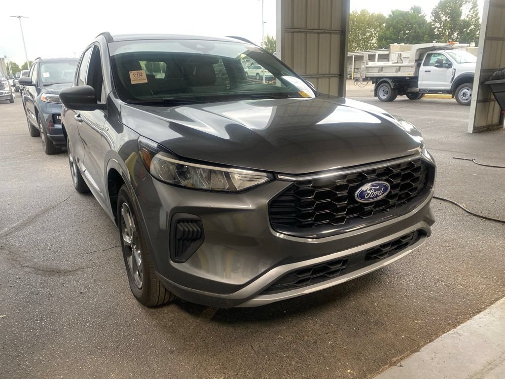 Certified 2024 Ford Escape ST-Line w/ Tech Pack #1 AWD/4WD image 1