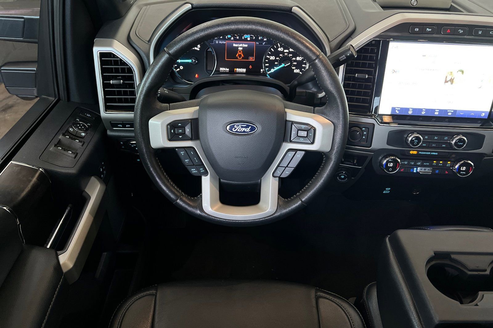 Certified 2022 Ford F250 Lariat w/ Black Appearance Package image 14