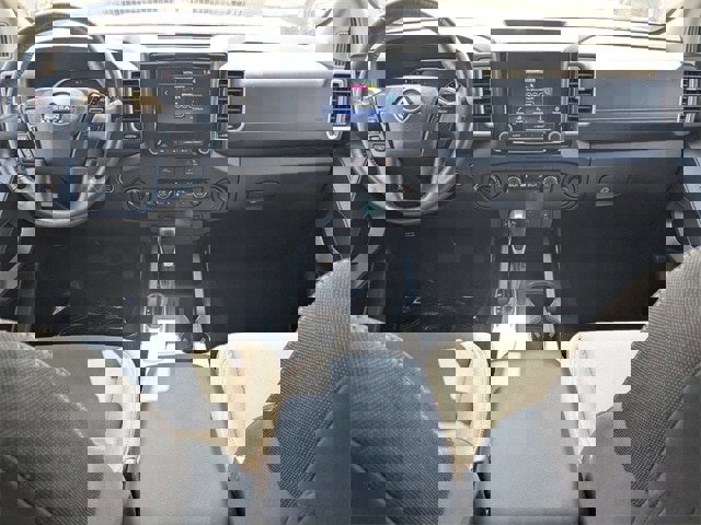 Used 2024 Nissan Frontier SV w/ SV Convenience Package image 26