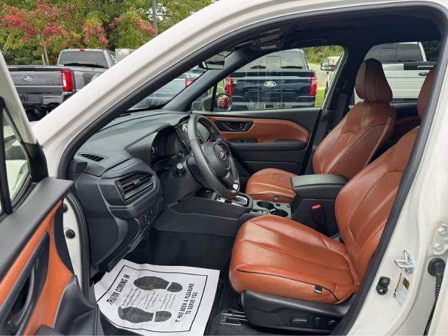 Used 2025 Subaru Forester Premium AWD/4WD image 10