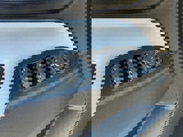 Used 2023 Chevrolet Equinox LT w/ Driver Convenience Package image 9