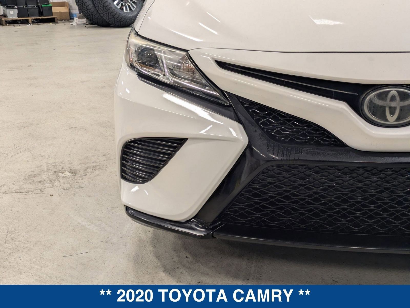 Used 2020 Toyota Camry SE image 9