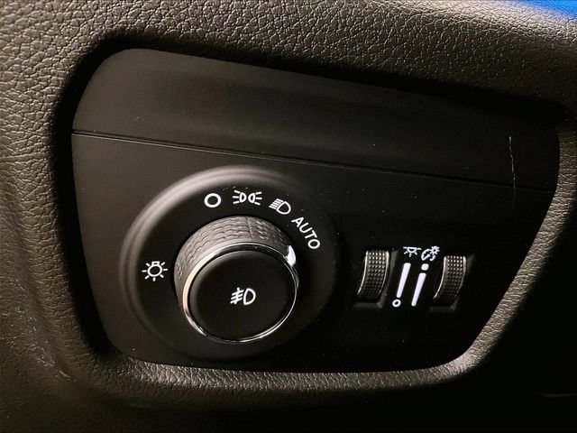 Used 2021 Jeep Grand Cherokee L Overland w/ Luxury Tech Group IV AWD/4WD image 31
