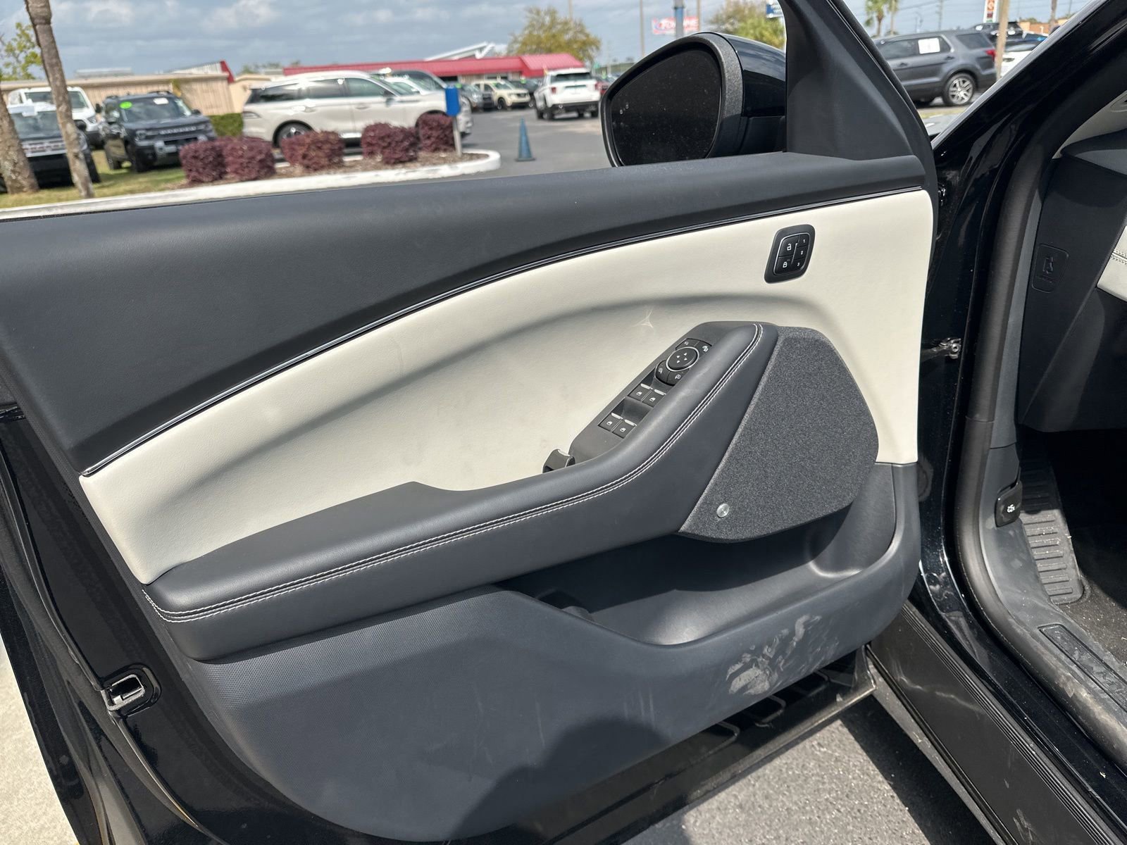 Certified 2025 Ford Mustang Mach-E Premium image 16