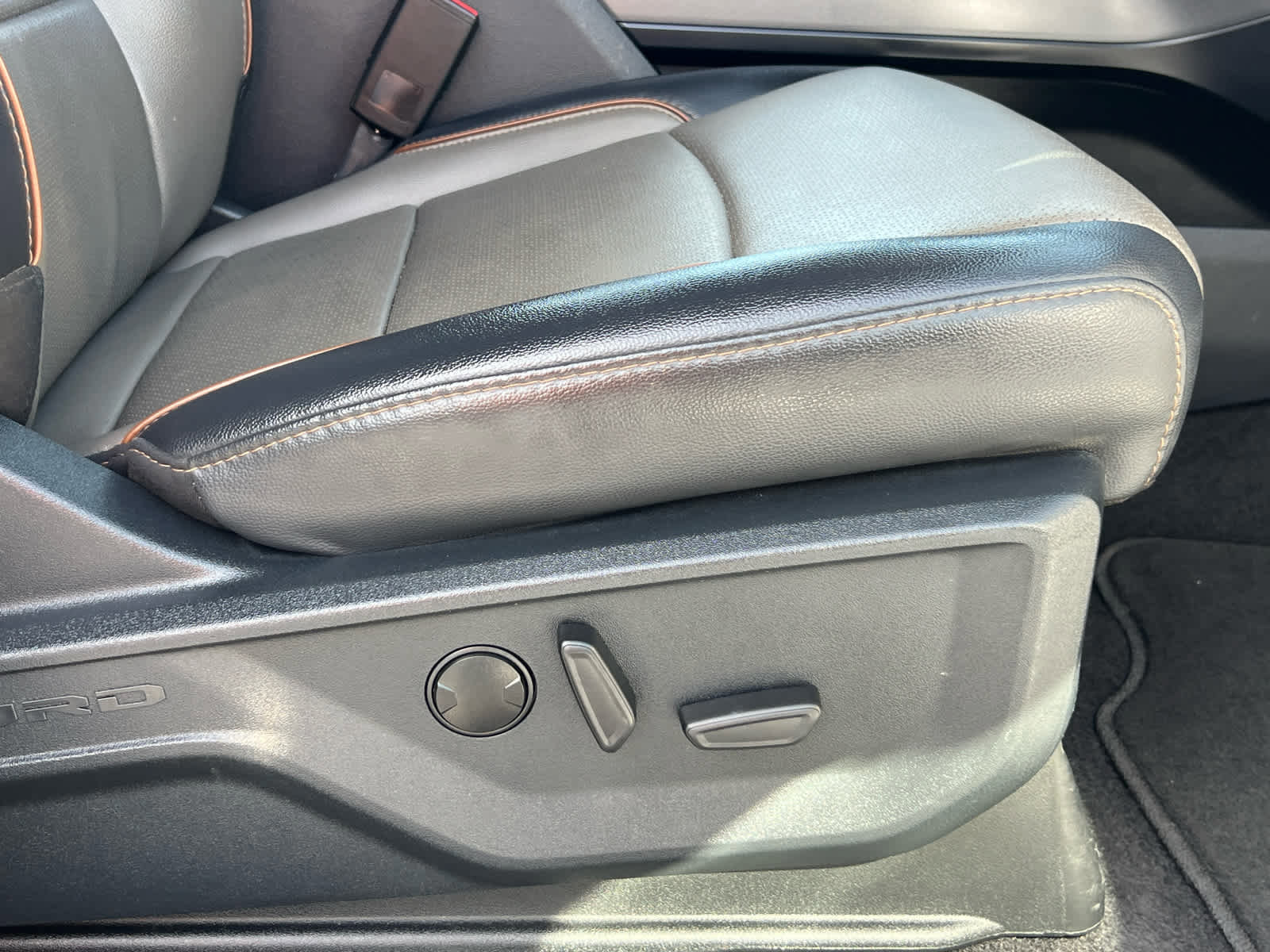 Certified 2025 Ford F150 Lariat w/ FX4 Off-Road Package image 17