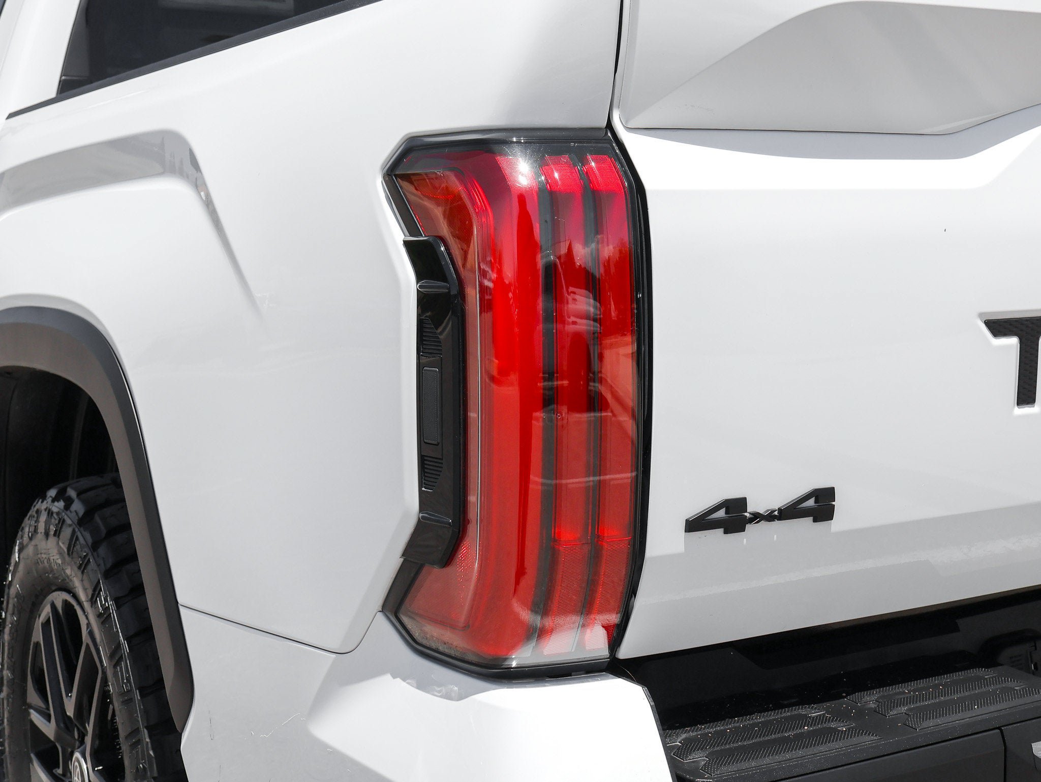 Used 2024 Toyota Tundra Limited AWD/4WD image 18