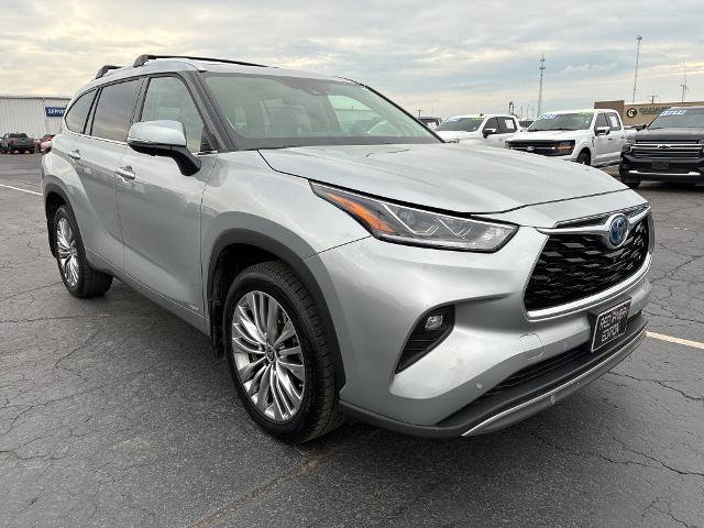 Used 2024 Toyota Highlander Platinum AWD/4WD image 3