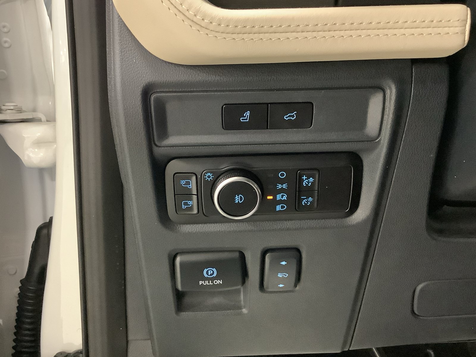 Certified 2023 Ford Expedition Platinum RWD image 17