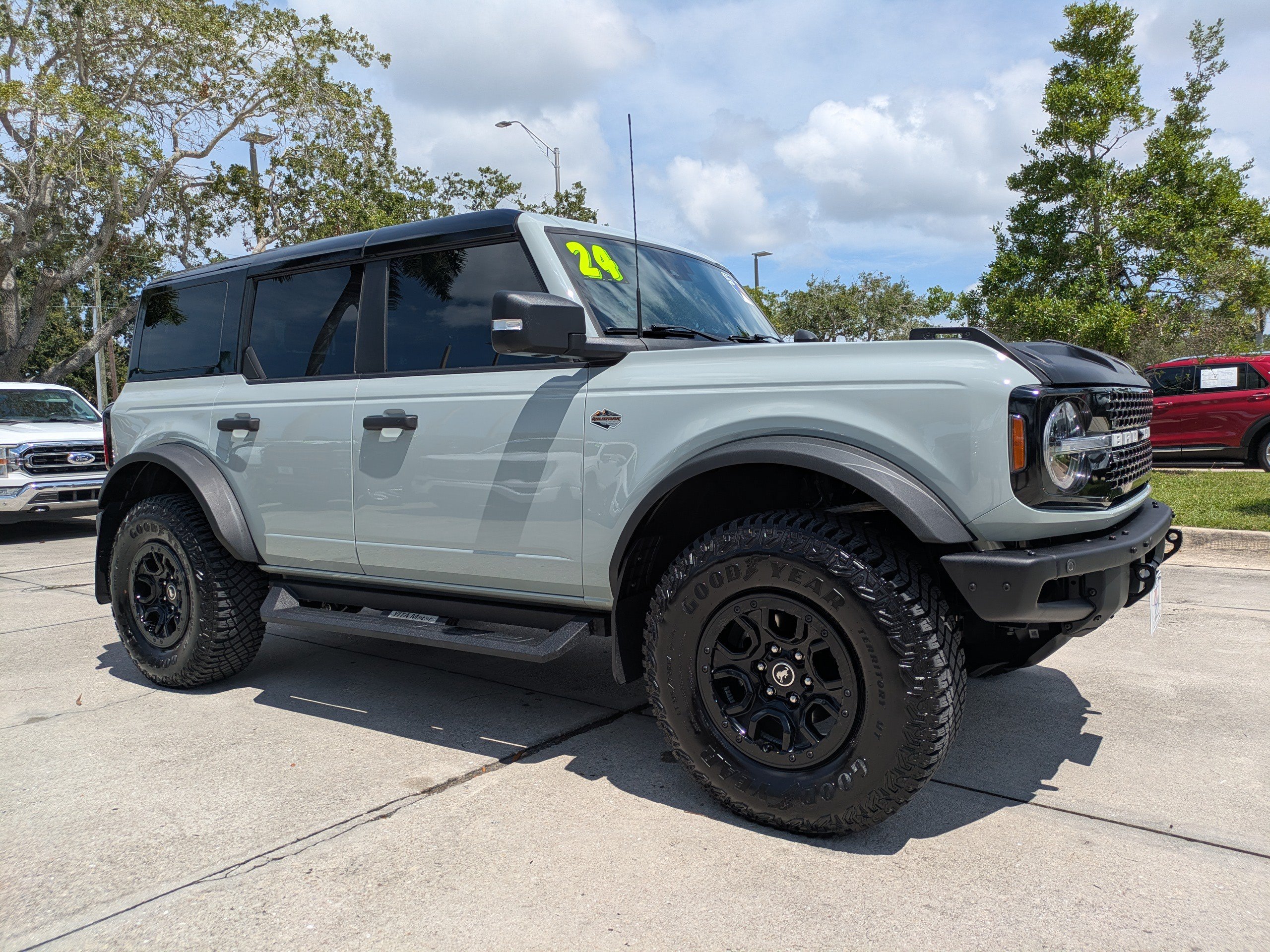 Certified 2024 Ford Bronco Wildtrak AWD/4WD image 2