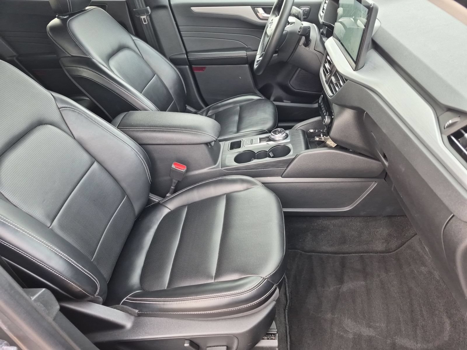 Certified 2024 Ford Escape Platinum AWD/4WD image 31