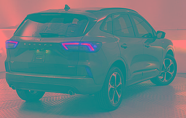 Certified 2024 Ford Escape ST-Line Elite image 3