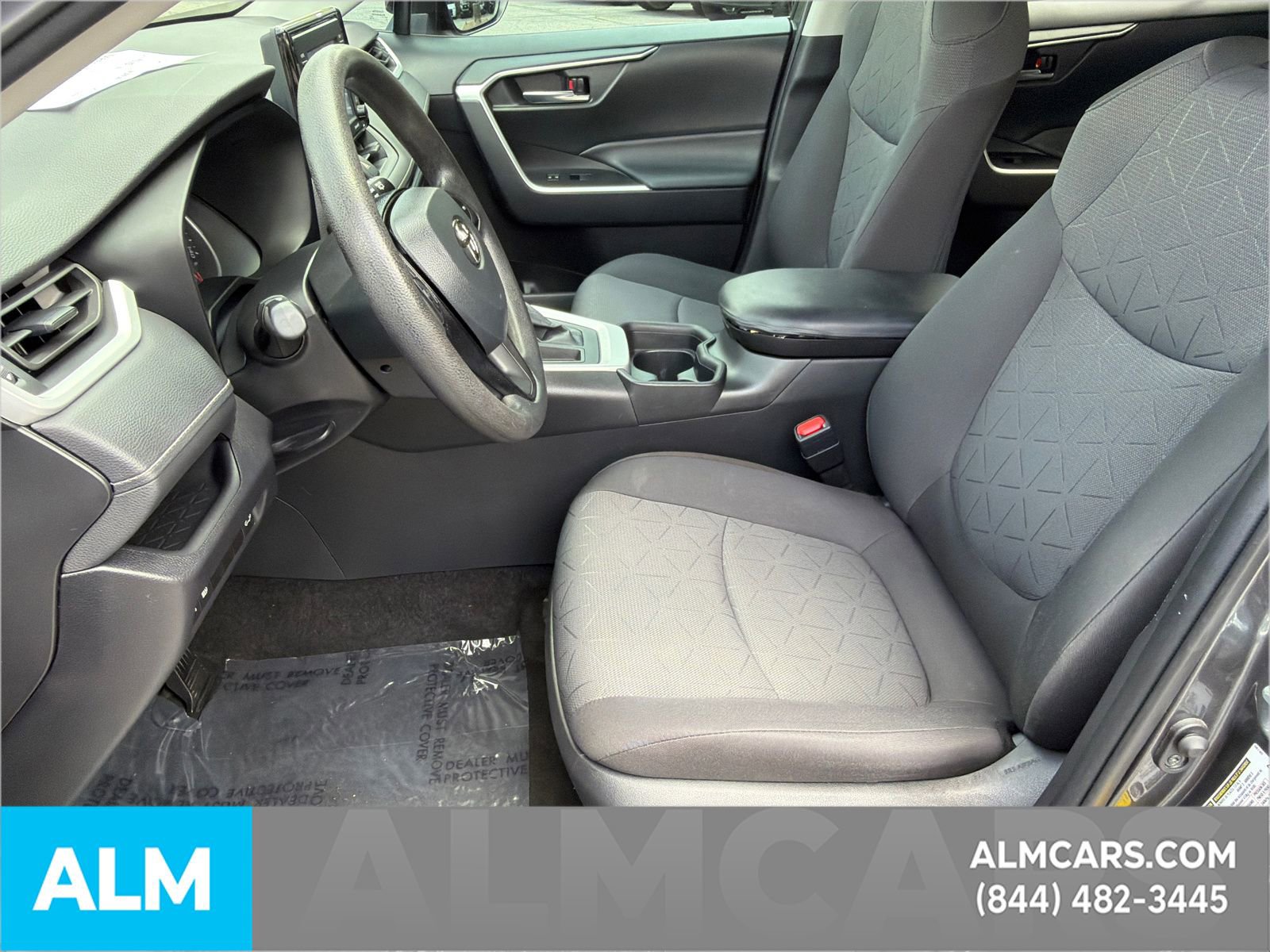 Used 2021 Toyota RAV4 XLE w/ Convenience Package FWD image 10