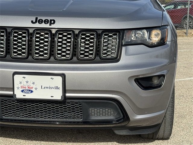 Used 2018 Jeep Grand Cherokee Altitude image 9