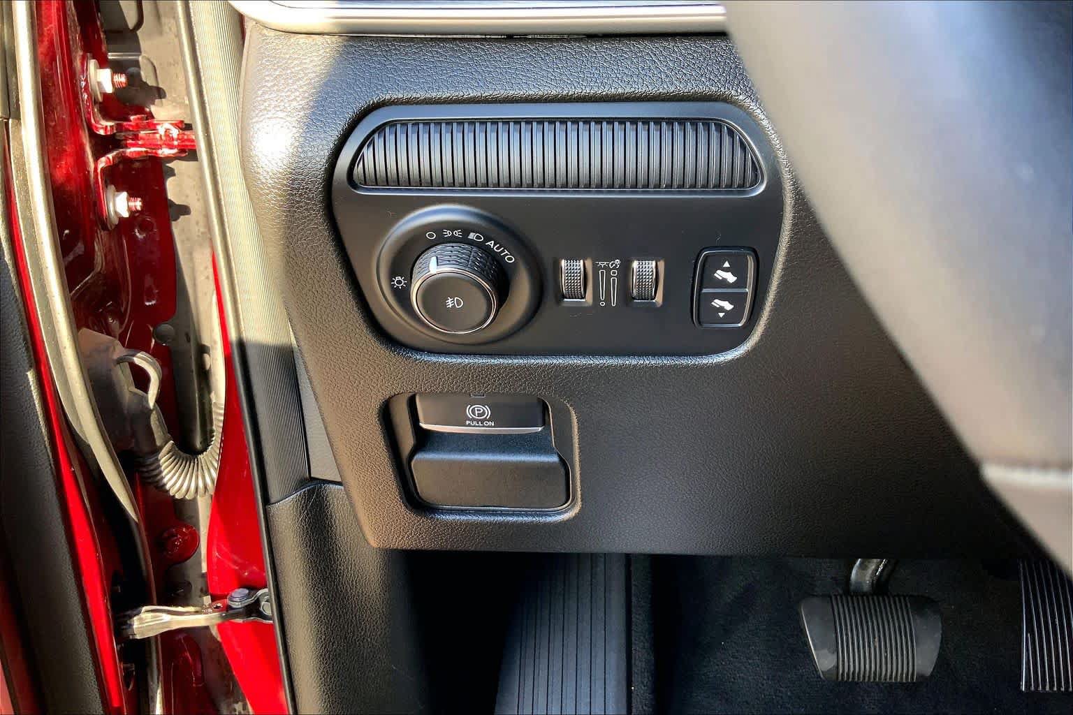Used 2023 Jeep Wagoneer Series III w/ Convenience Group I AWD/4WD image 36