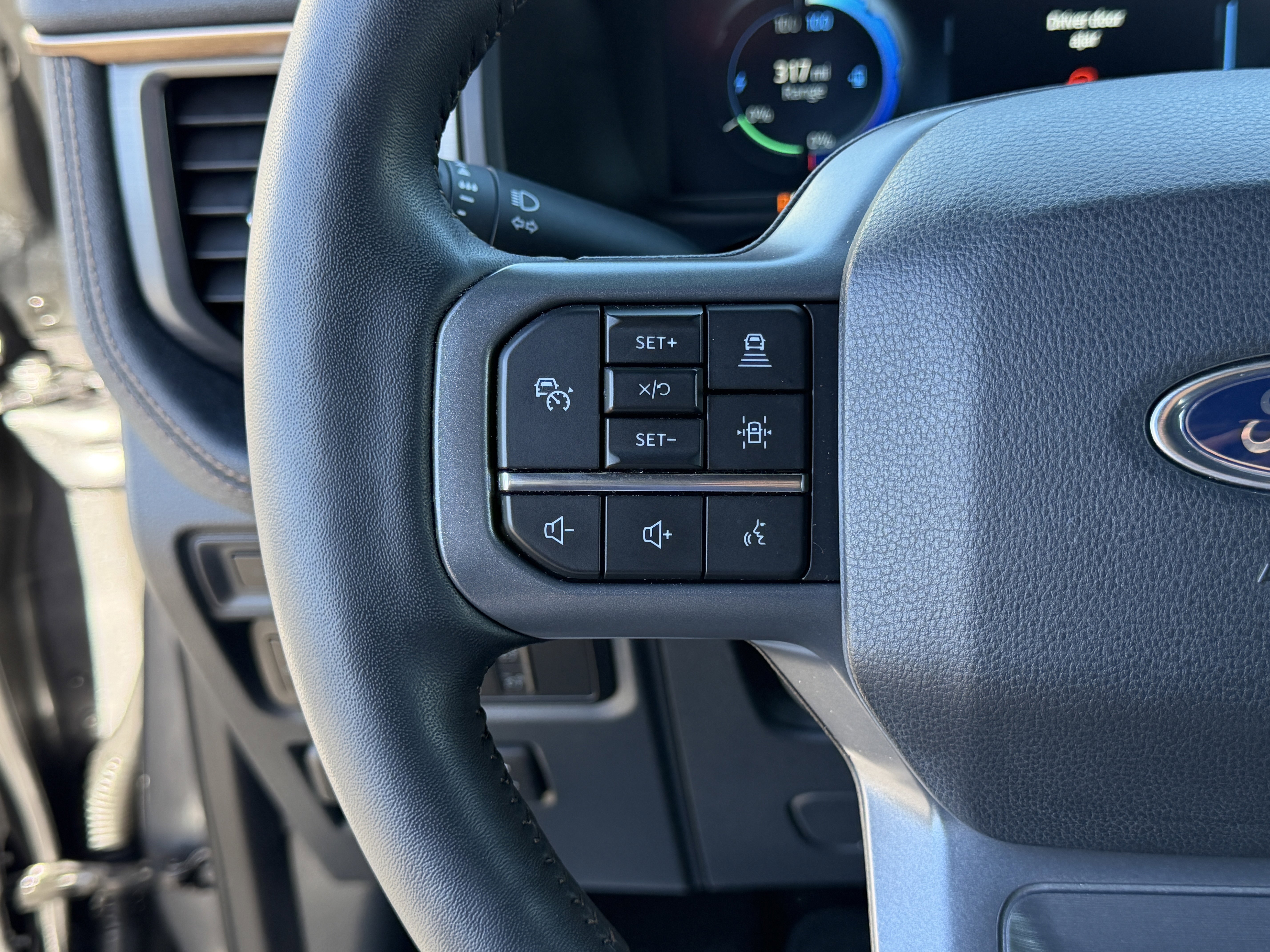 Certified 2023 Ford F150 Lightning Lariat w/ Equipment Group 511A High image 17