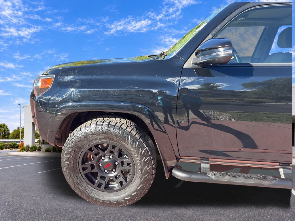 Used 2022 Toyota 4Runner SR5 Premium w/ Moonroof Package AWD/4WD image 36
