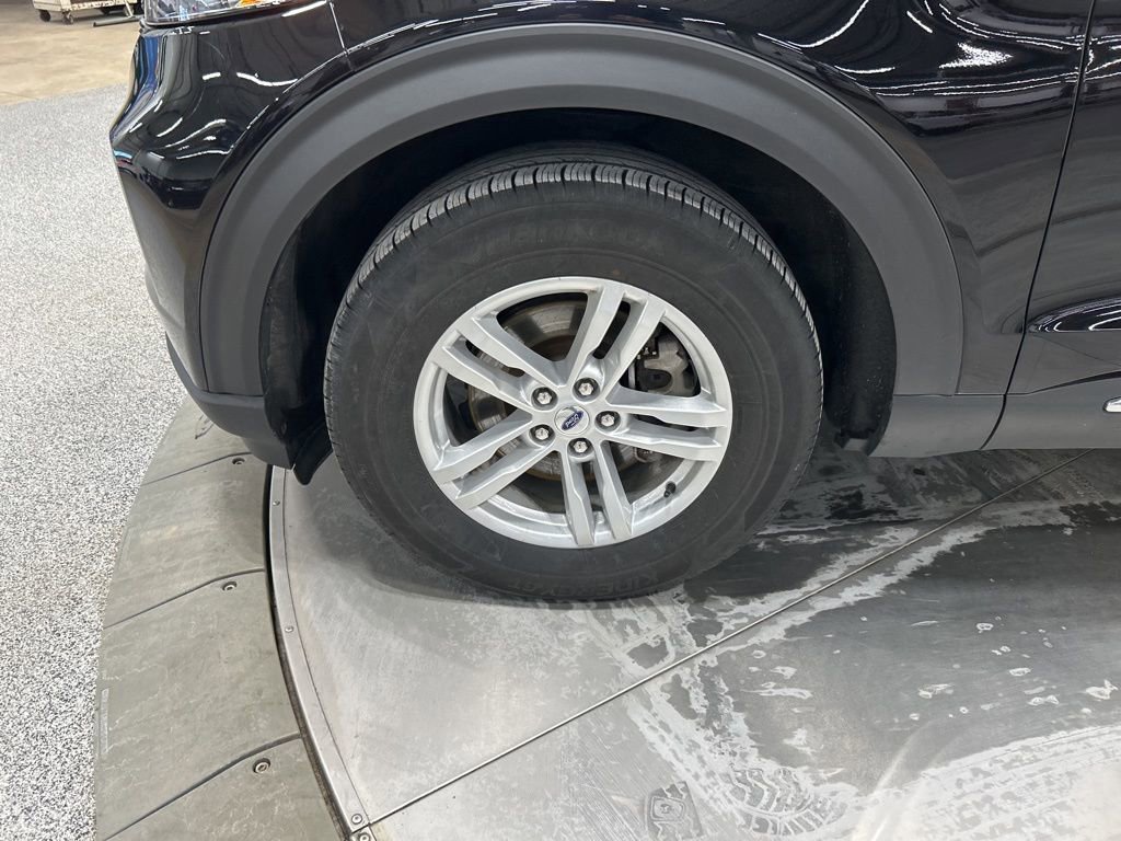 Certified 2023 Ford Explorer XLT w/ Equipment Group 202A image 36