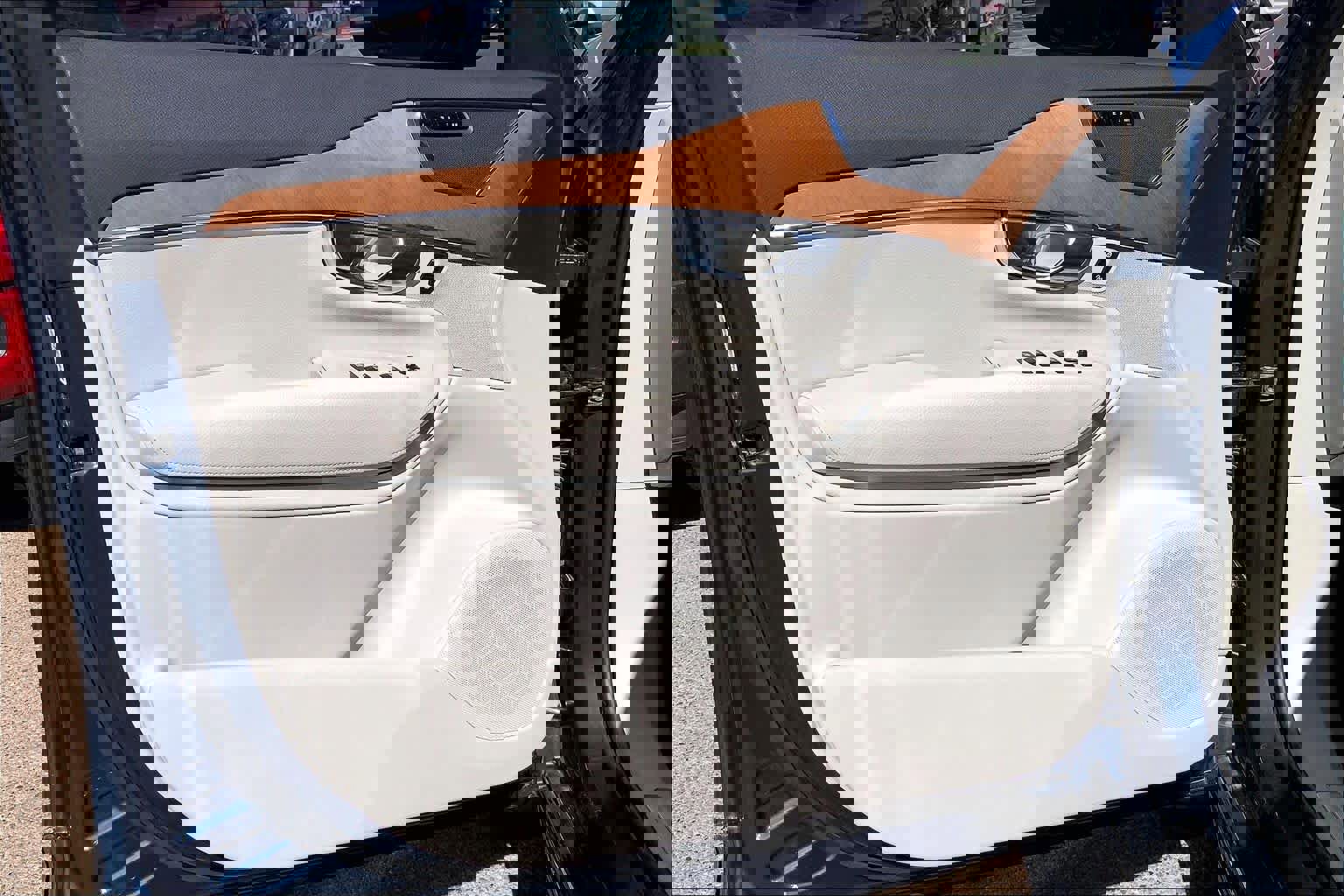 Used 2022 Volvo XC90 T6 Momentum w/ Advanced Package image 22