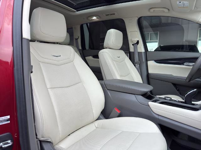 Used 2020 Cadillac XT6 Premium Luxury image 32
