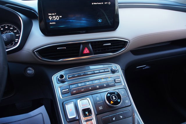 Used 2023 Hyundai Santa Fe SEL image 24