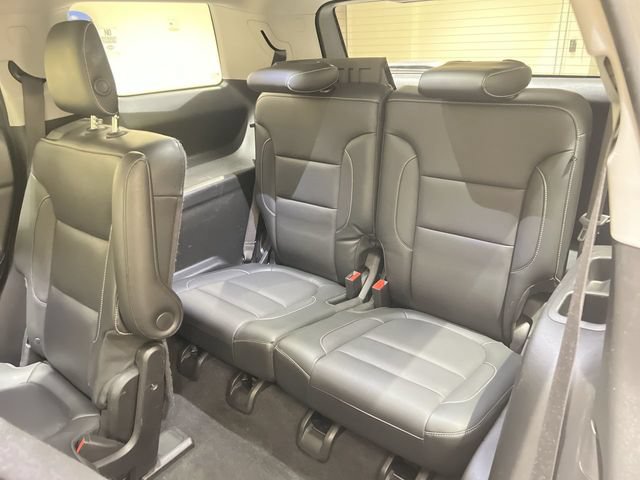 Used 2018 GMC Acadia SLT FWD image 24