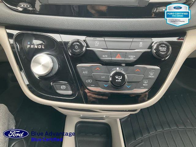 Used 2021 Chrysler Voyager Lxi image 13