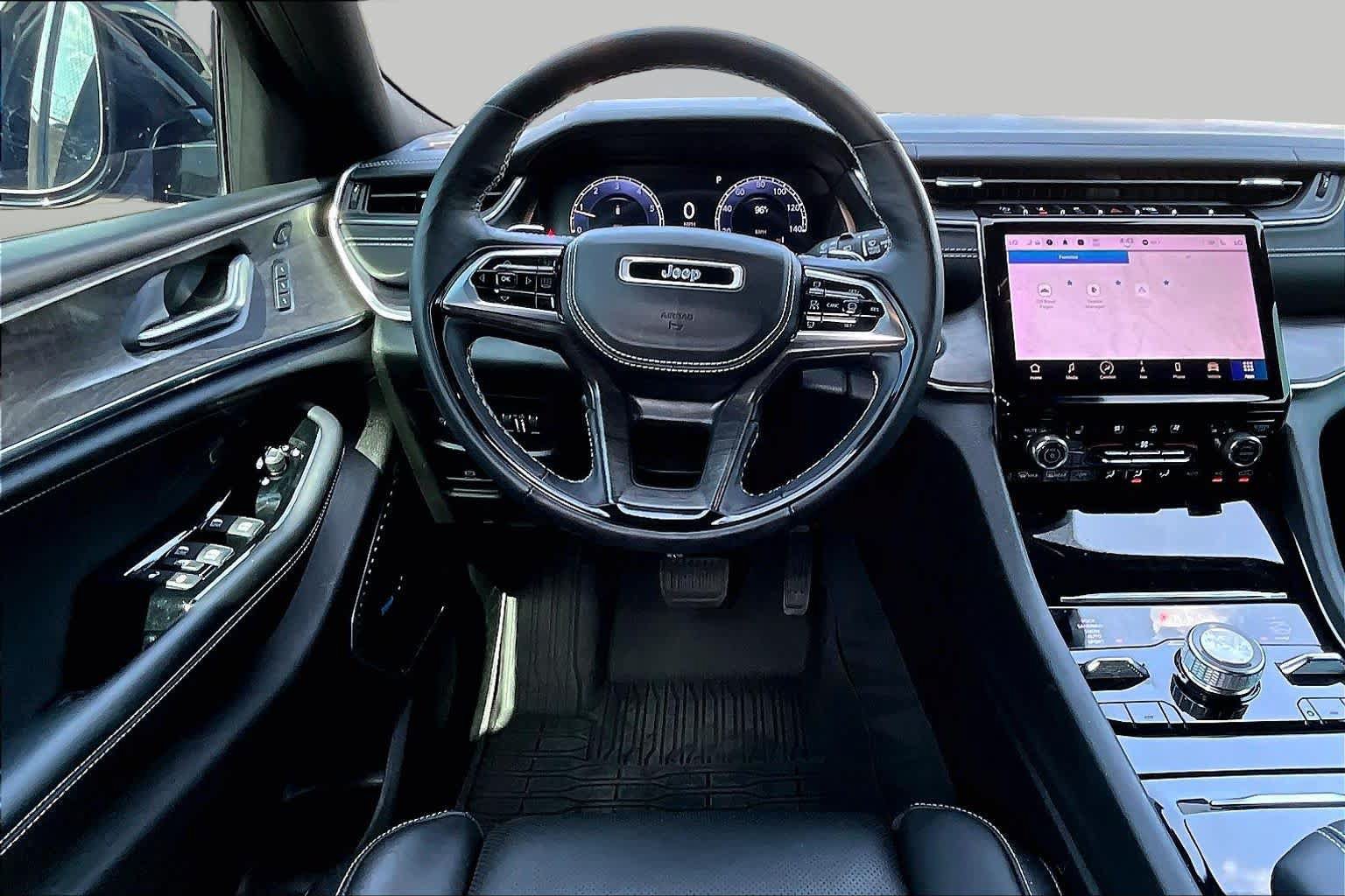 Used 2023 Jeep Grand Cherokee L Overland w/ Advanced Protech Group III AWD/4WD image 6