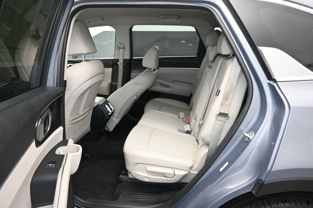 Used 2024 Kia Sorento S FWD image 15