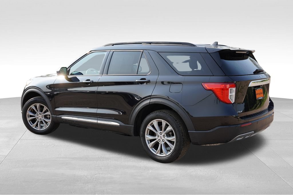 Certified 2024 Ford Explorer XLT w/ Equipment Group 202A AWD/4WD image 8
