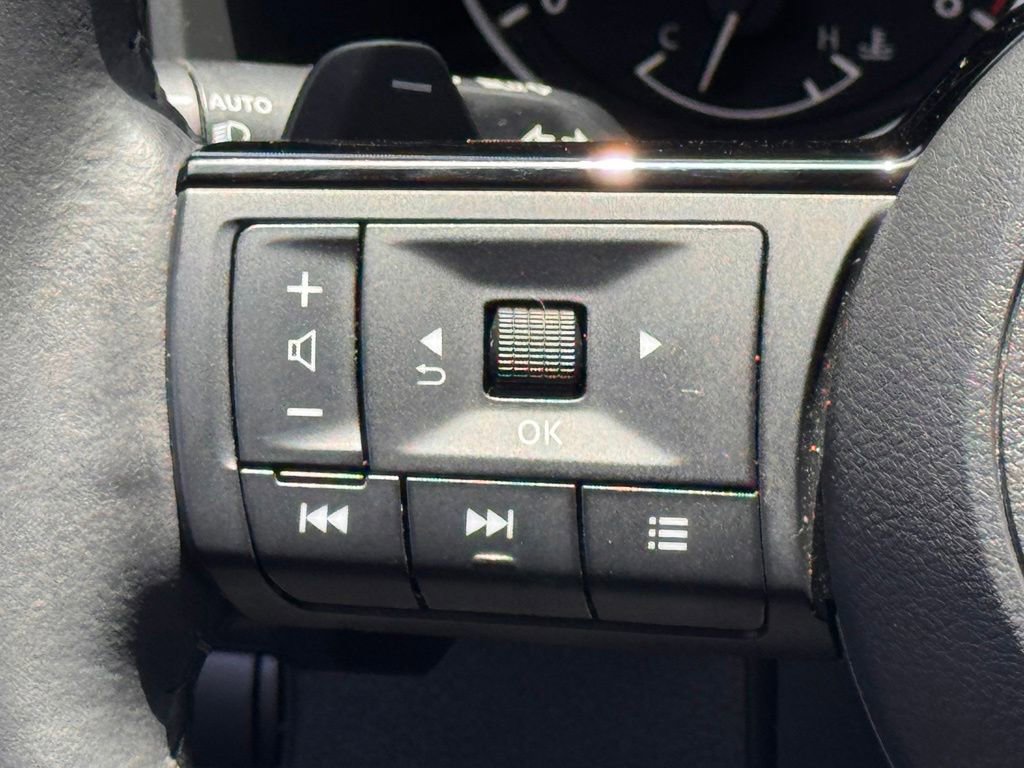 Used 2021 Nissan Rogue SV w/ Premium Package FWD image 24