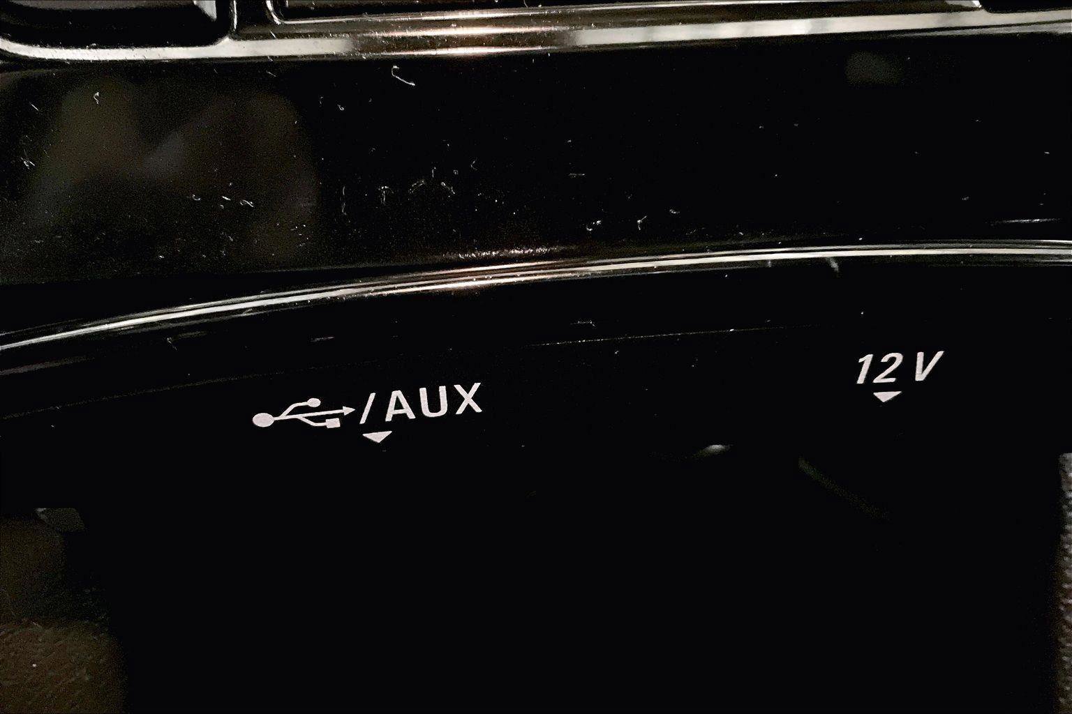 Used 2019 Buick Encore Sport Touring image 31