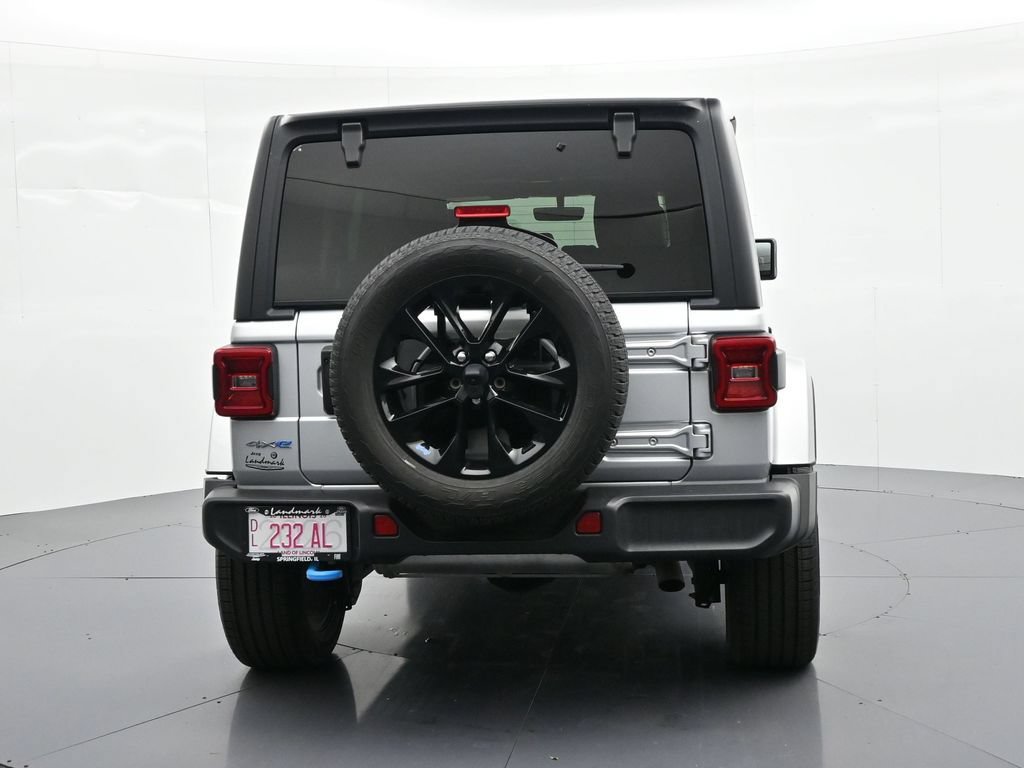 Used 2022 Jeep Wrangler Unlimited Sahara w/ Cold Weather Group AWD/4WD image 7