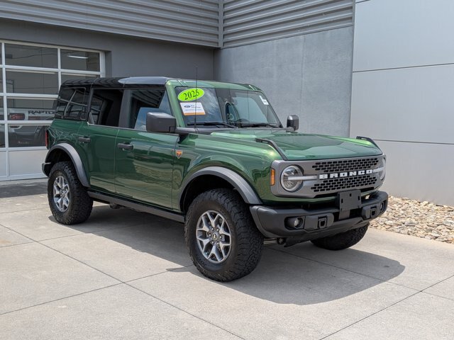 Certified 2025 Ford Bronco Badlands AWD/4WD image 2