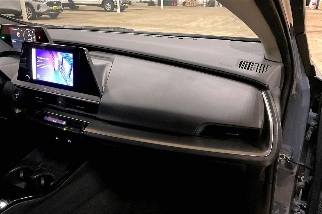 Used 2024 Toyota Prius LE FWD image 15