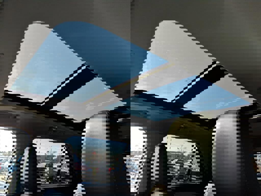 Certified 2022 Ford Explorer XLT w/ Equipment Group 202A image 13