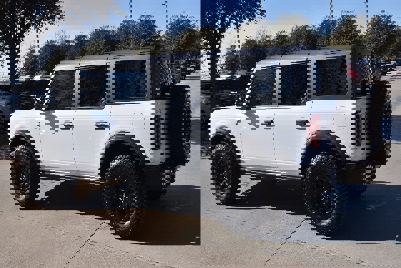 Certified 2023 Ford Bronco Wildtrak image 6