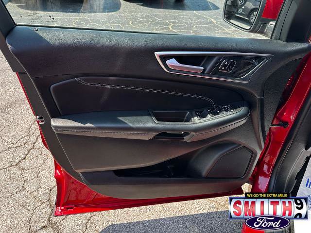 Certified 2024 Ford Edge Titanium AWD/4WD image 16