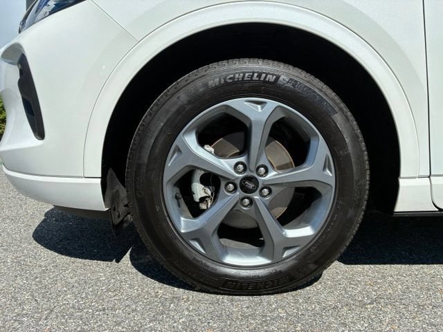 Certified 2023 Ford Escape ST-Line w/ Tech Pack #1 AWD/4WD image 9