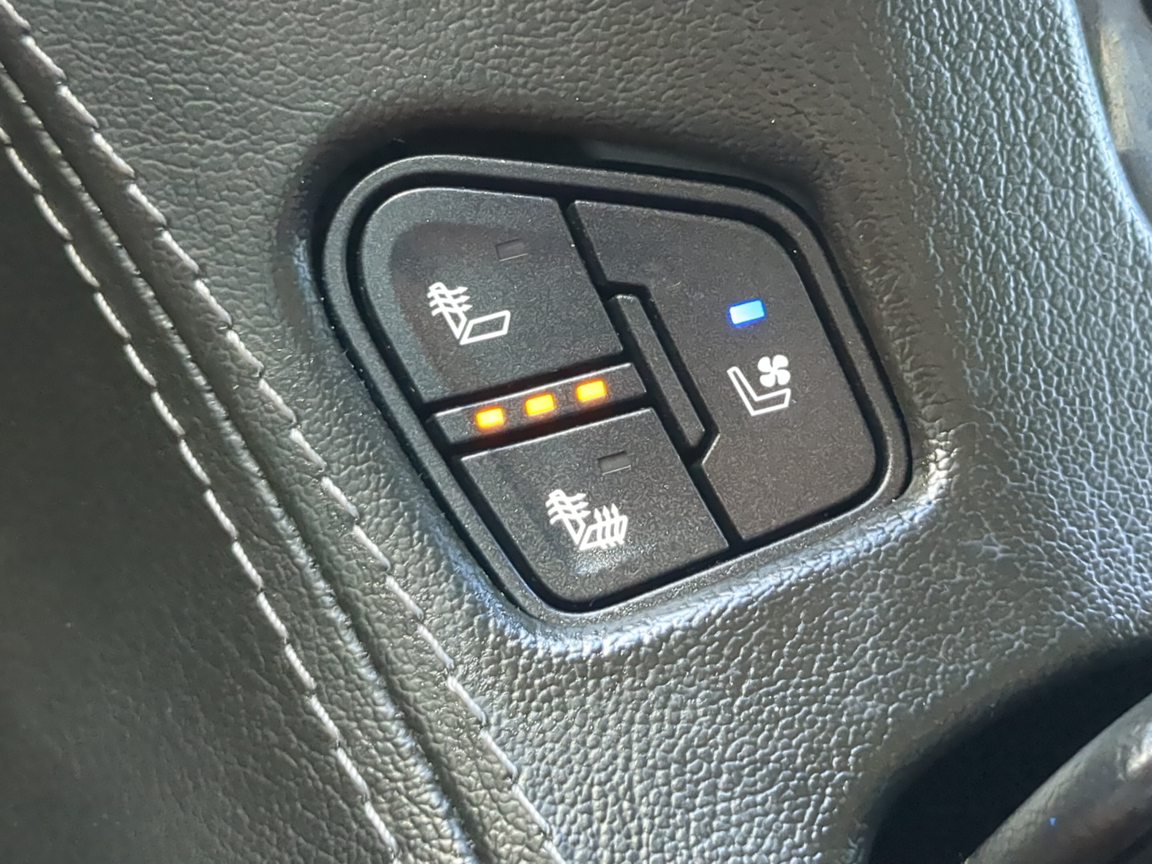 Used 2019 GMC Yukon Denali w/ Denali Ultimate Package AWD/4WD image 22