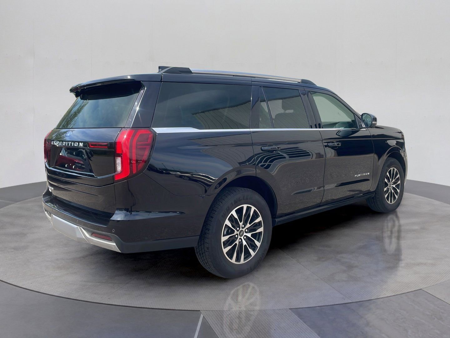 Certified 2025 Ford Expedition Platinum AWD/4WD image 6
