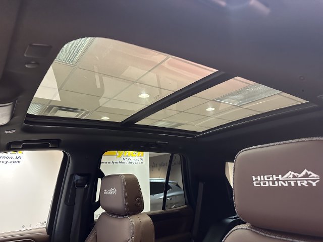 Used 2023 Chevrolet Tahoe High Country AWD/4WD image 6
