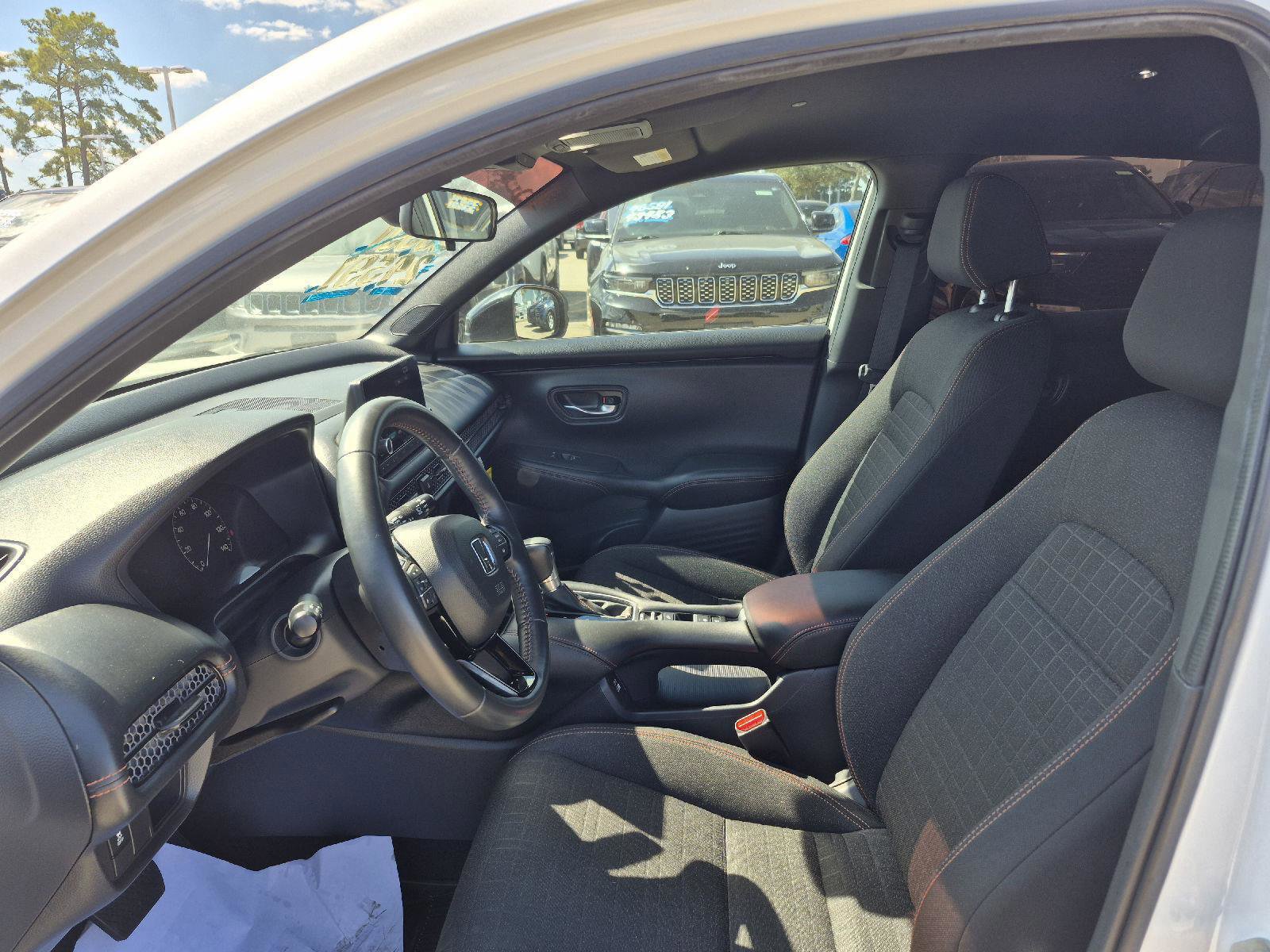 Used 2023 Honda HR-V Sport image 14