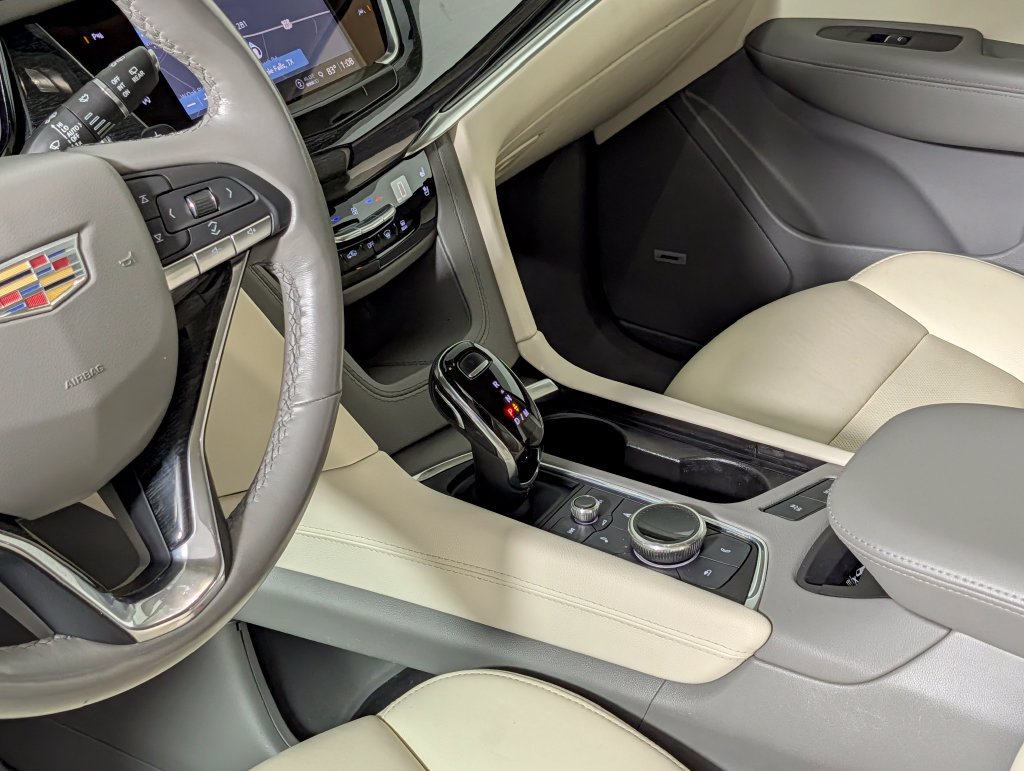 Used 2023 Cadillac XT6 Premium Luxury w/ Technology Package FWD image 26