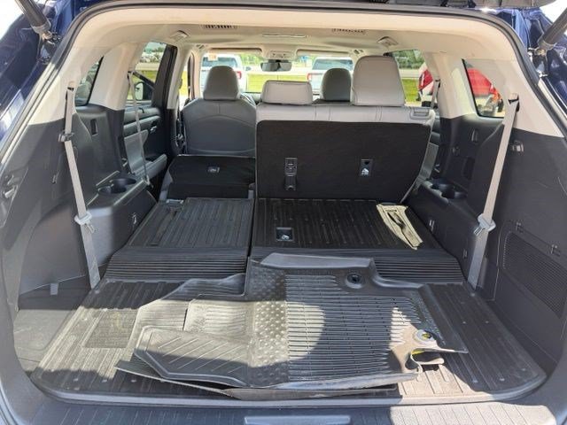 Used 2022 Toyota Highlander XLE AWD/4WD image 35