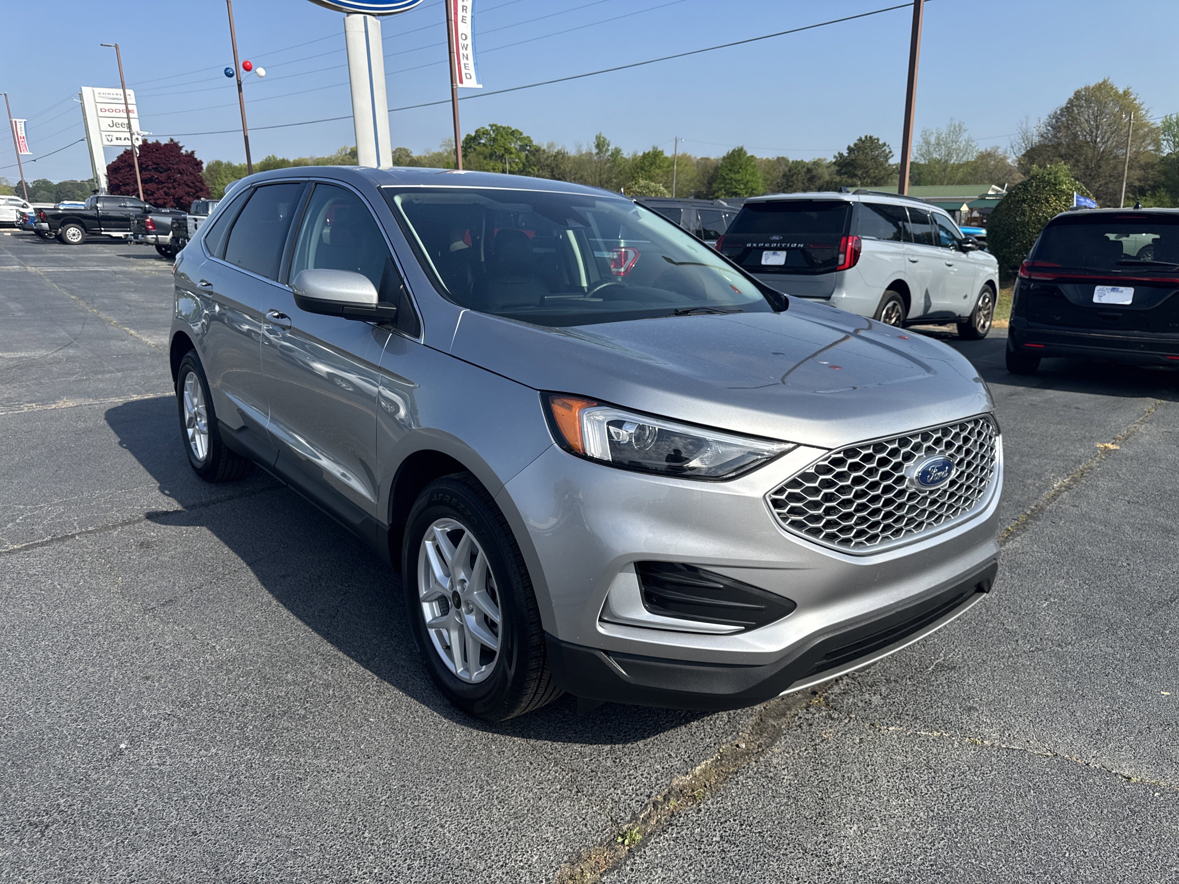 Certified 2024 Ford Edge SEL image 4