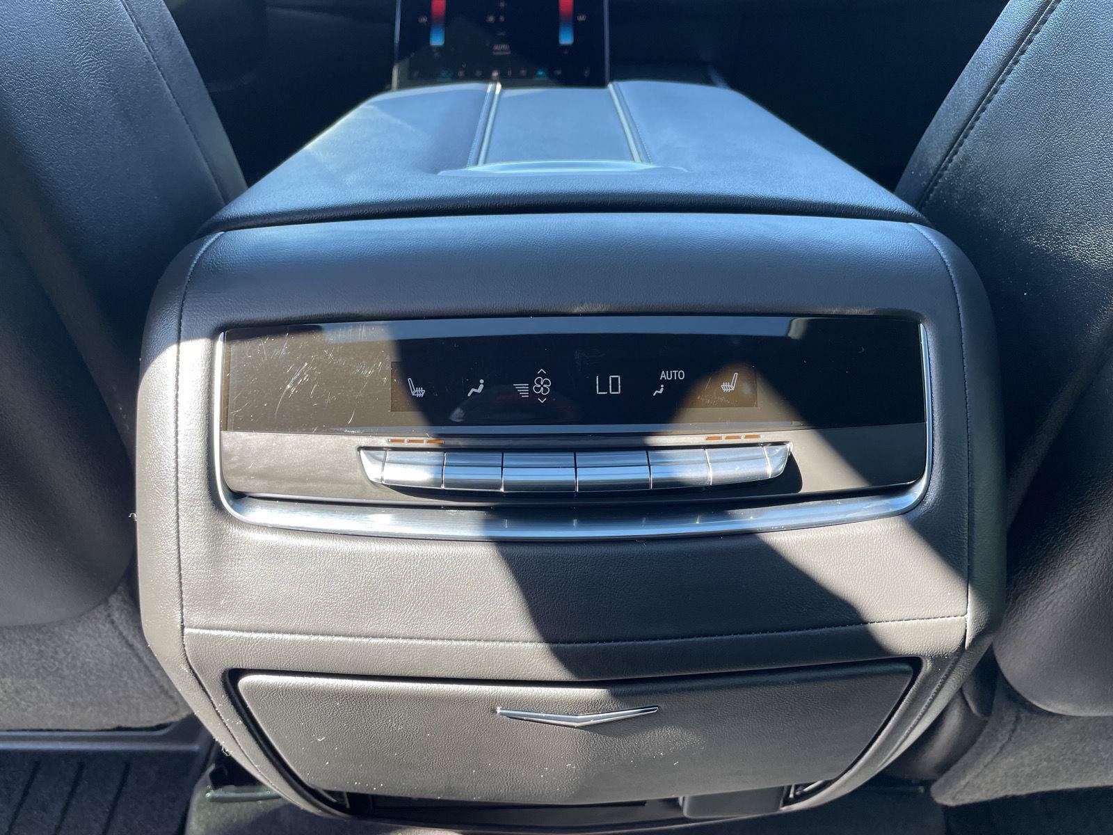 Used 2025 Cadillac Escalade Premium Luxury w/ Touring Package AWD/4WD image 19