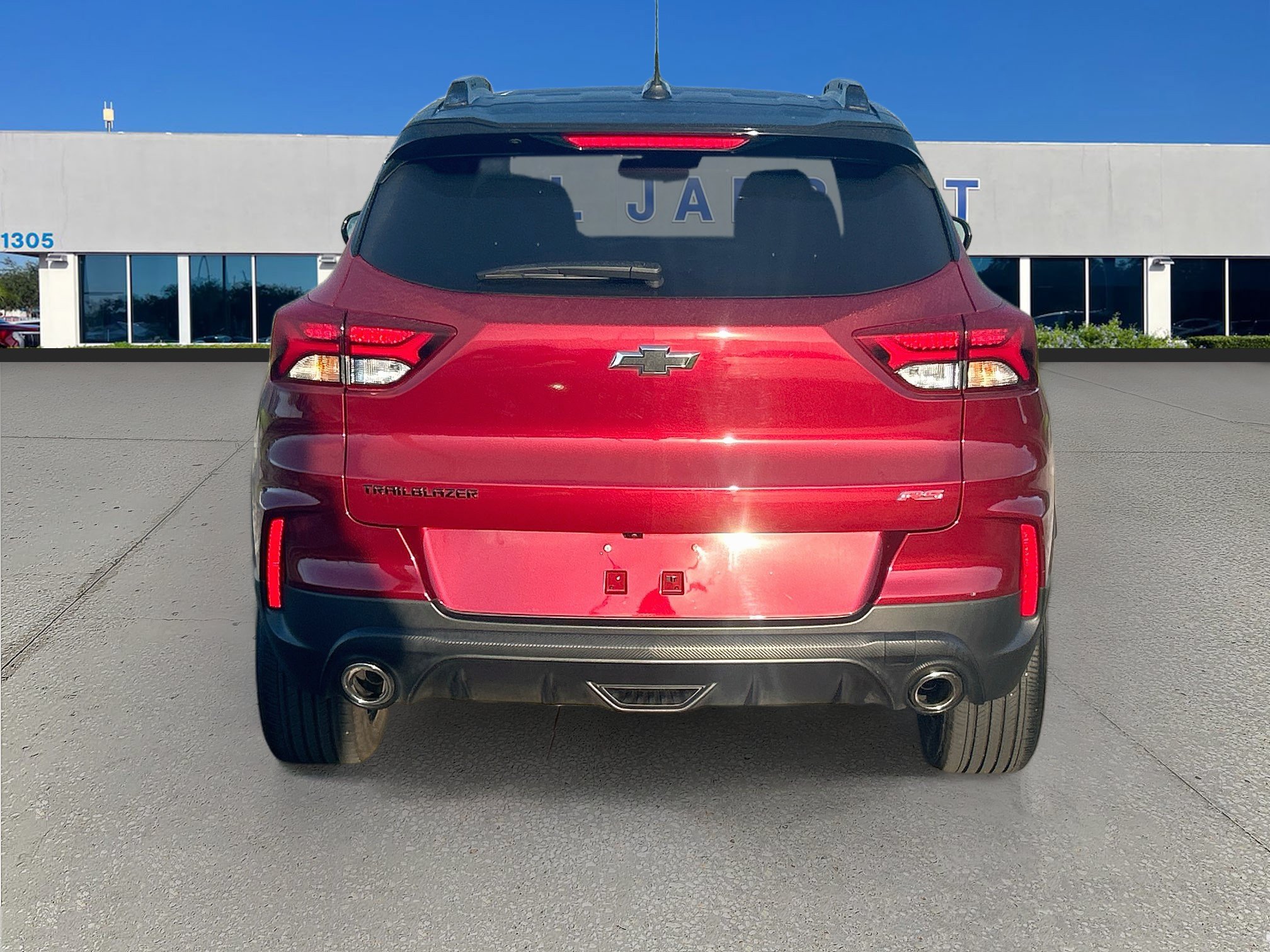 Used 2023 Chevrolet TrailBlazer RS w/ Sun and Liftgate Package FWD image 6