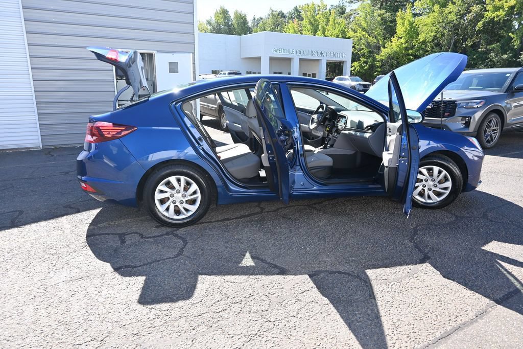 Used 2020 Hyundai Elantra SE FWD image 12